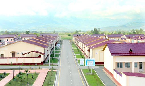 Keksa qaynona kuyovini hamma teshiklarda sikishini tomosha qiling. Xayrli tun yigitlar realiti-shousini onlayn tomosha qiling.