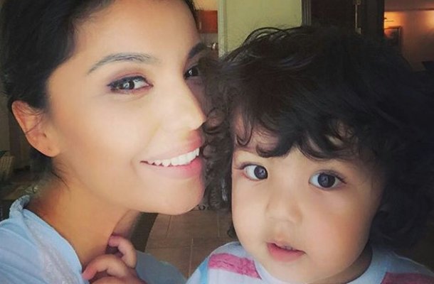 U ohista uning qiniga kirdi. Lets Fuck (ruscha video)