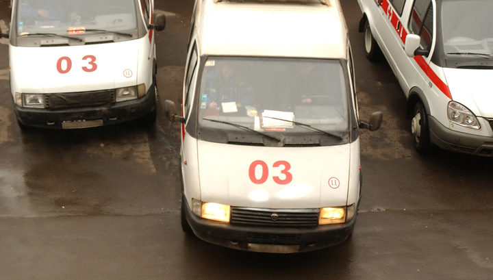 Stajyorlardan yalangoch Olya Yubka ichida ofis porno