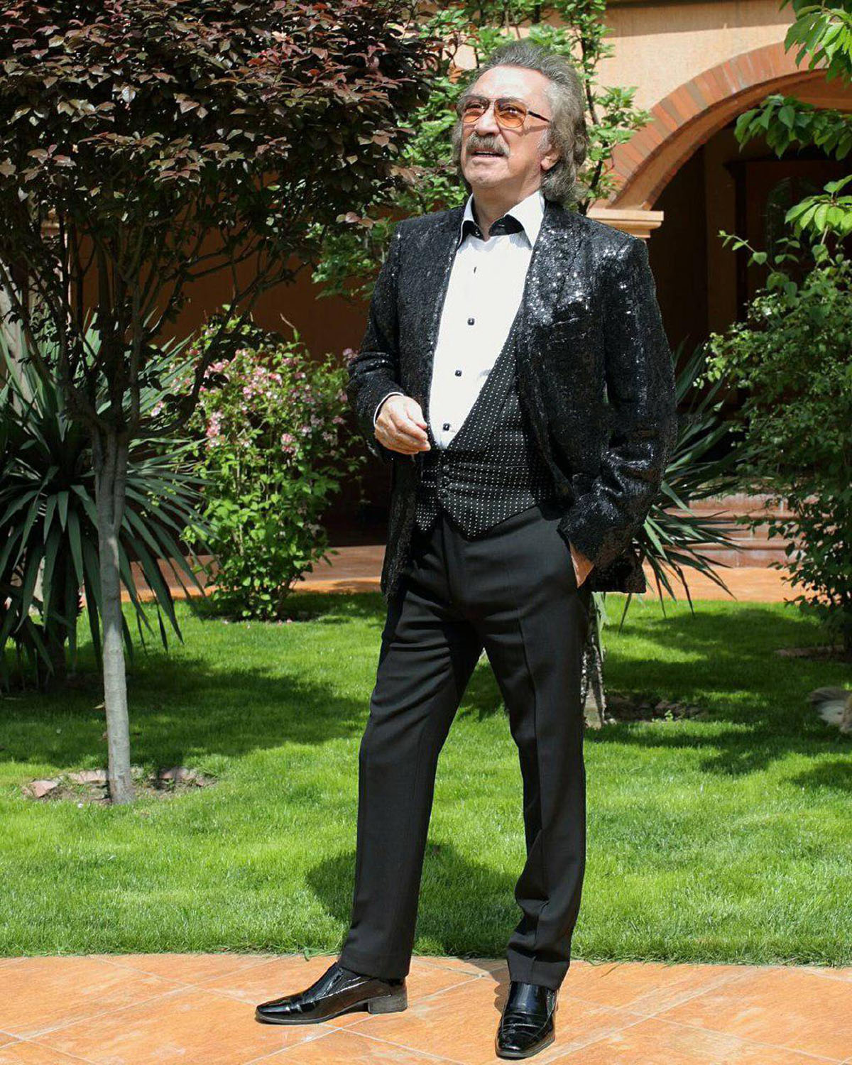 Yigit kokrakni soradi