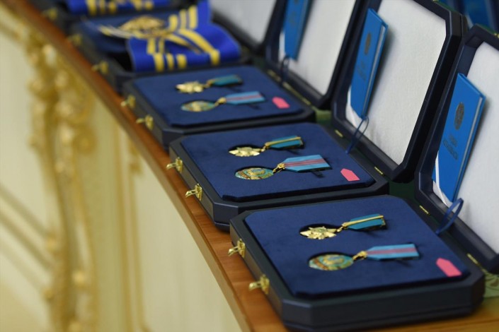 Qozog‘iston prezidenti Aliya Nazarboyevaga mukofot topshirdi