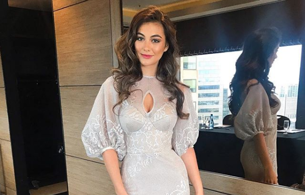 Qattiq qizlarning dumbalari