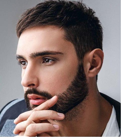 Daria Yurgens paypoqda yalangoch