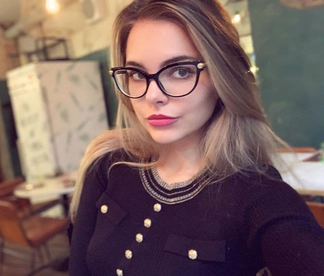 Ayol qinining chiroyli fotosuratlari