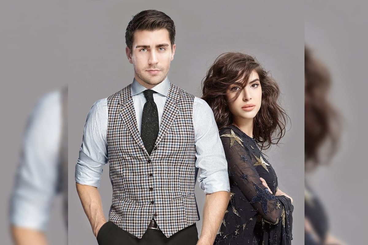 Qizlar shaxsiy suratga tushmoqda