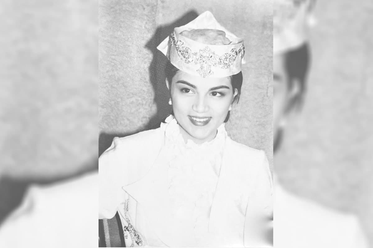 Ladyboy qora rasmlar