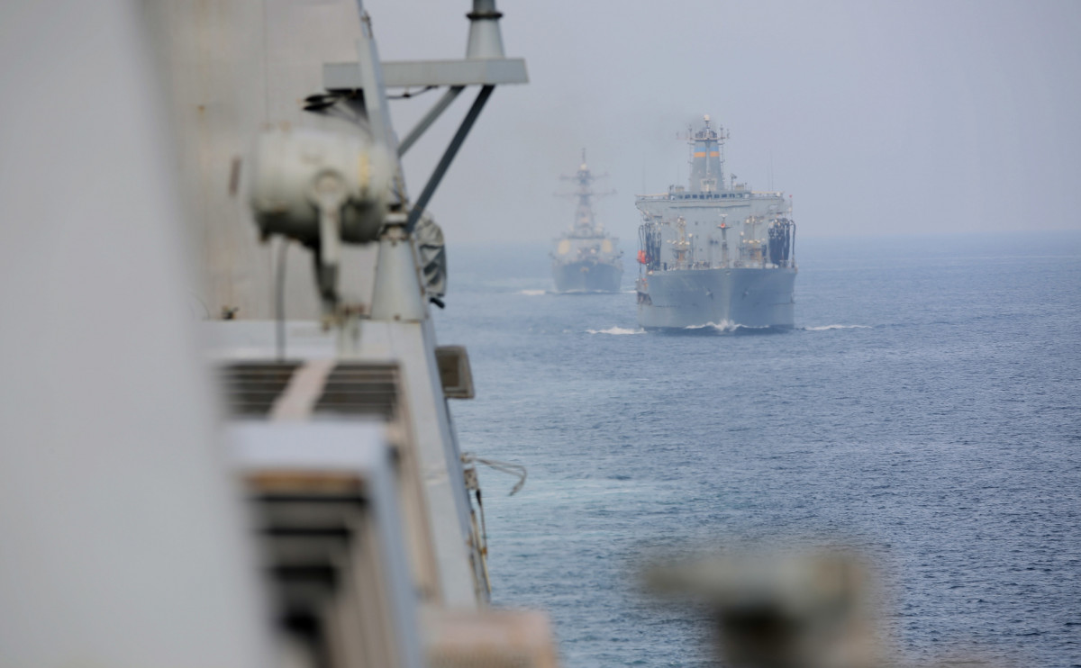 Kutilmaganda uyga qaytgan porno