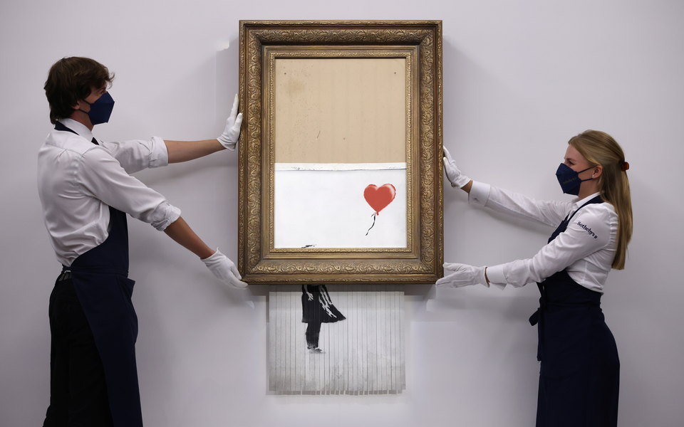 Benksining shreder yordamida maydalangan surati yana sotuvga qo‘yiladi. Uning narxi 4 barobarga oshgan