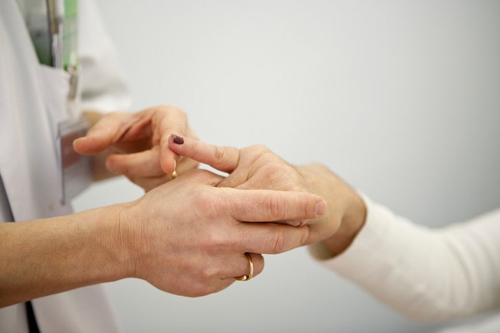 Porno labia orqasidan Dikni sorish va yalash