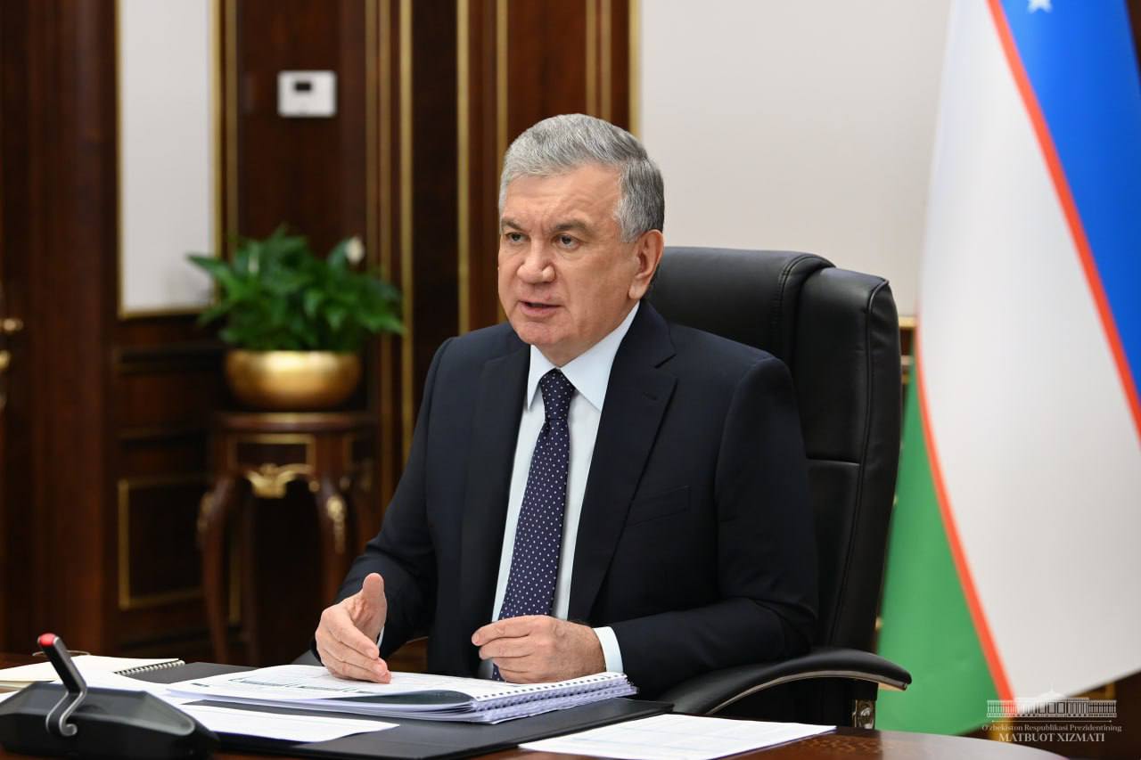 Шавкат Мирзиёев пахта етиштиришни қўллаб-қувватлаш масалалари бўйича йиғилиш ўтказди