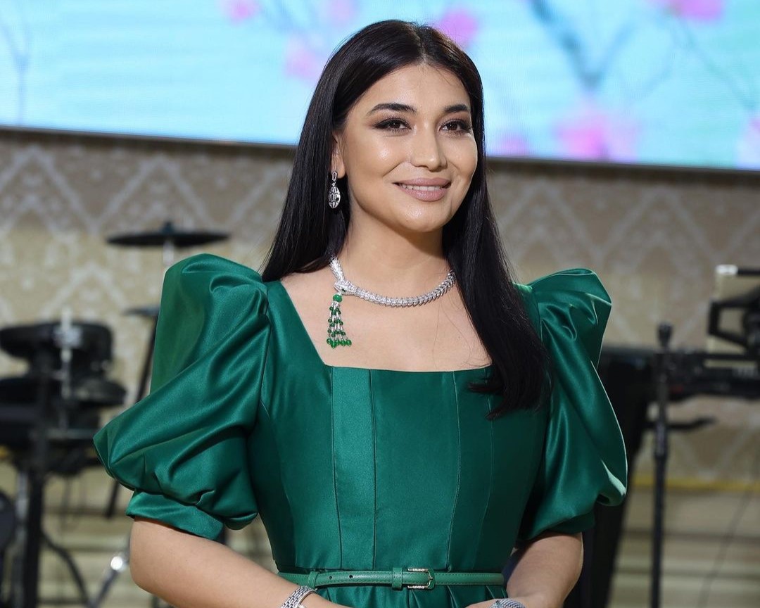 Haqiqiy ona porno Ular mast qishloq ayolini sikishgan