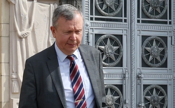 Rossiya Estoniya elchisini mamlakatdan chiqarib yuborib, diplomatik aloqalar darajasini pasaytiradi