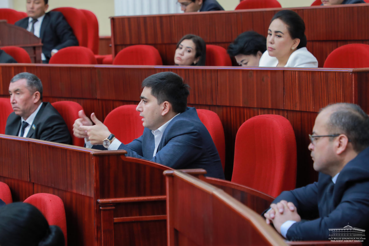 Avtobusda yapon jinsiy aloqa