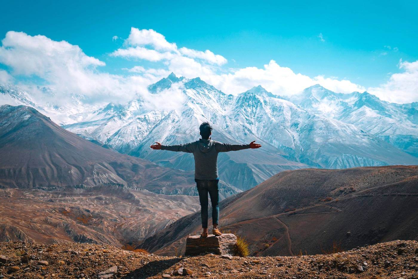 Yalangoch rus teatr va kino aktrisalarining videolari