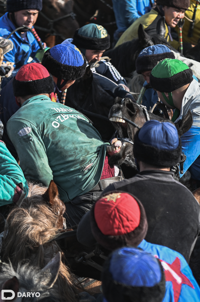 Porno ayol erini hammomdan uygotadi