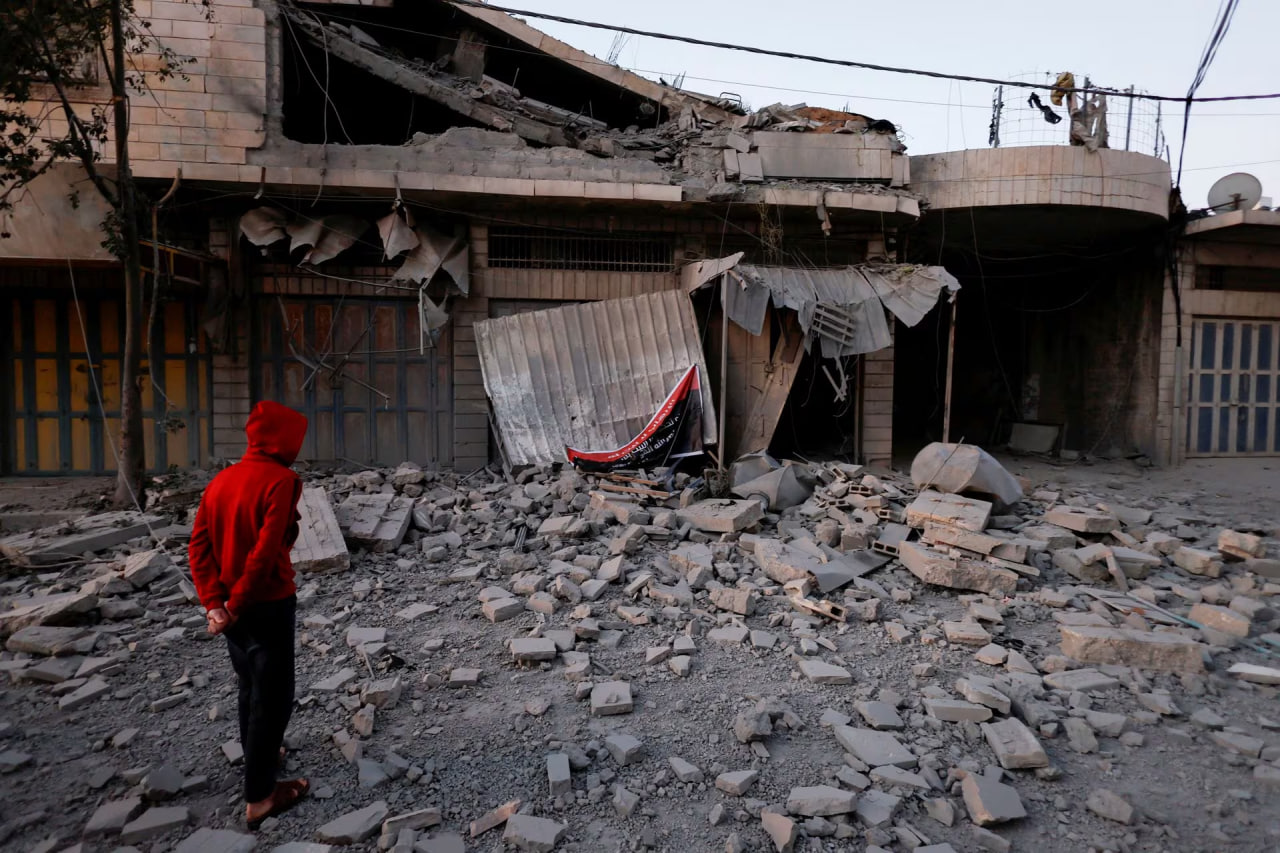 Rus ayollar bilan arab porno Men uning boshiga yotdim va ogzimni ogziga solib qoydim