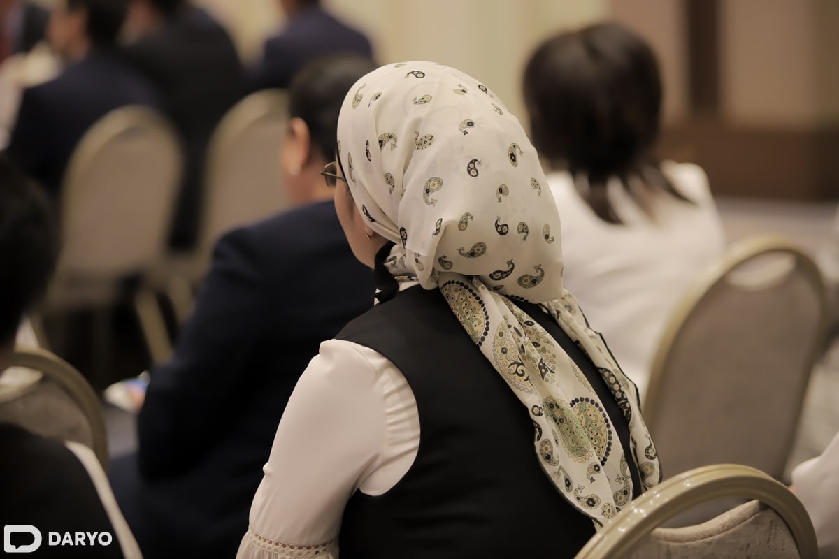 <p><b><strong>“Menga qilingan hurmatsizlik uchun o‘n hissa javob qaytaraman”. Samarqanddagi maktab direktori farrosh to‘yiga chaqirmagani uchun jazavaga tushgani aytilmoqda (audio)</strong></b></p>