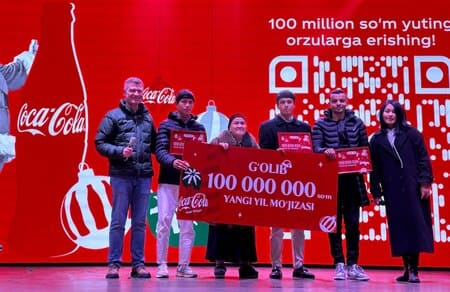 <p><b>Coca-Cola bilan Yangi yil mo&lsquo;jizasi: afsonaviy karvon,&nbsp;</b><b>dunyoni zabt etgan </b><b>o&lsquo;zbek tilidagi&nbsp; qo&lsquo;shiqlar va aksiya ishtirokchilarining savobli ishlari&nbsp;</b></p>