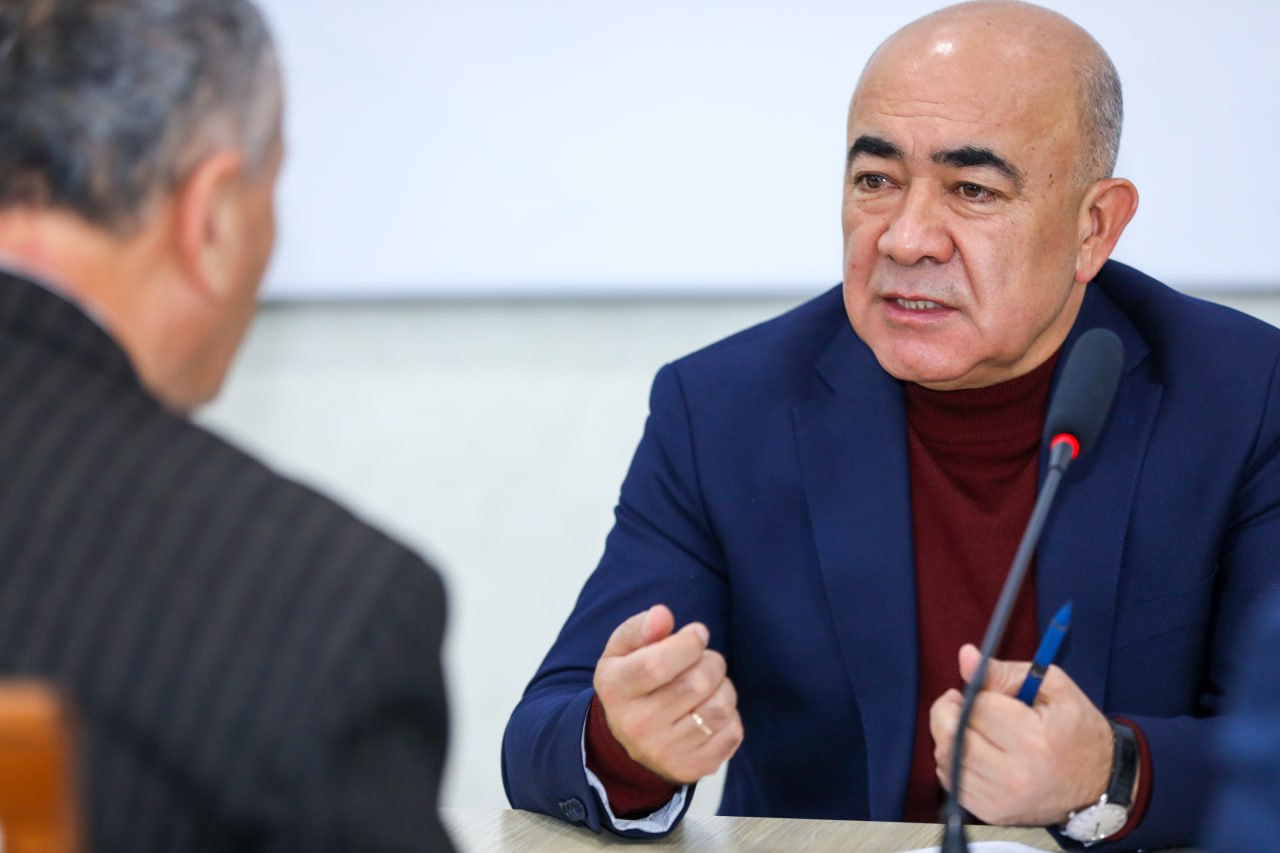 <p><b><strong>“Vallamating bo‘lsa ham, murojaatchi uchun ishdan olaman”. Zoir Mirzayev viloyatdagi davlat tashkiloti rahbarlariga fuqaro murojaatini shaxsan o‘rganishi kerakligini aytdi </strong></b></p>