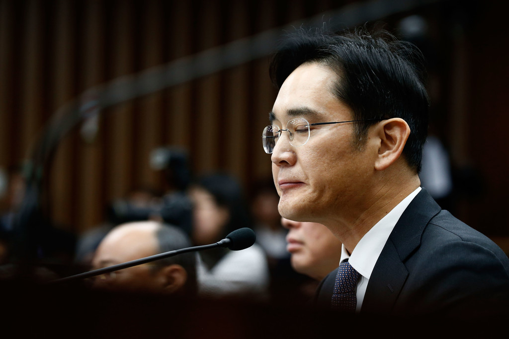 <p><b>Samsung kompaniyasining rahbari firibgarlik ishi bo‘yicha sudda to‘liq oqlandi</b></p>