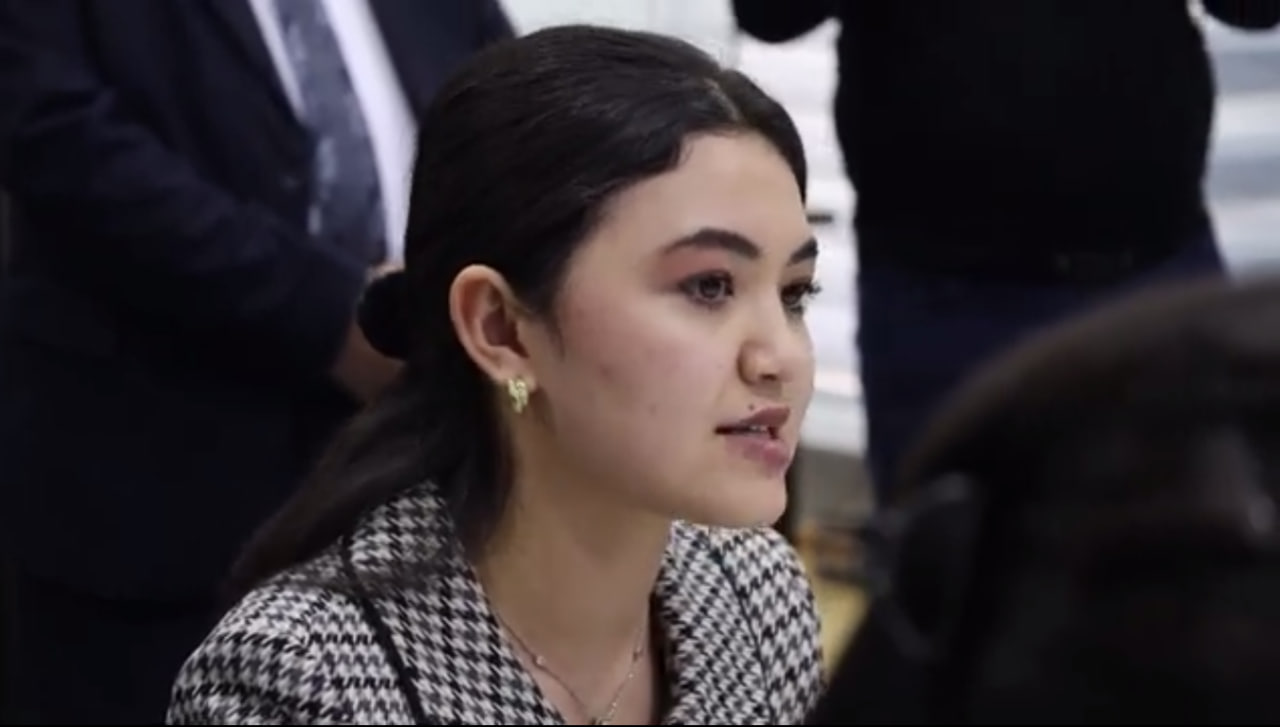 Men orgazmdan hushimni yoqotdim (video onlayn)