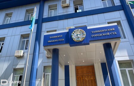 <p><b><strong>“Dok-1 Maks” fojiasi: qachon boshlangandi va nimalar bo‘ldi? “Daryo” sud hukmi oldidan O‘zbekistonda ro‘y bergan sirop voqeasini yodga oladi</strong></b></p>
