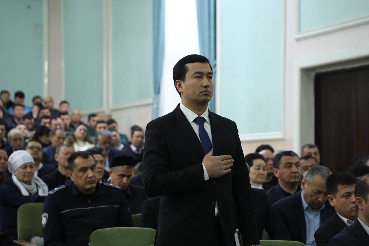 Men chirigan tomirda shahvoniy sherni otib tashladim Men chirigan tomirda shahvoniy sherni otib tashladim