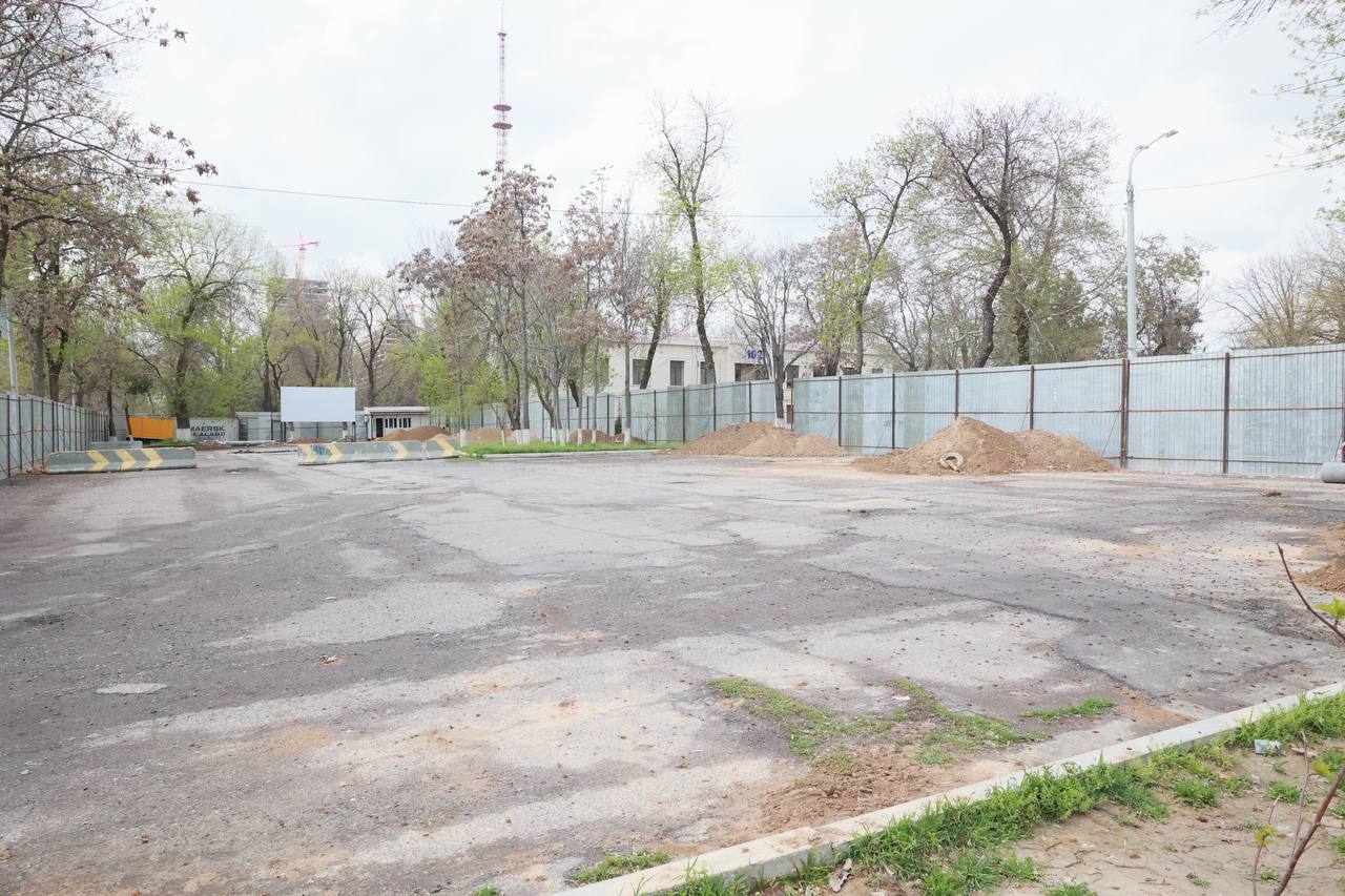 <p><b><strong>Toshkentda “Paxtakor” stadioni yonidagi avtoturargoh o‘rnida biznes markaz quriladi</strong></b></p>
