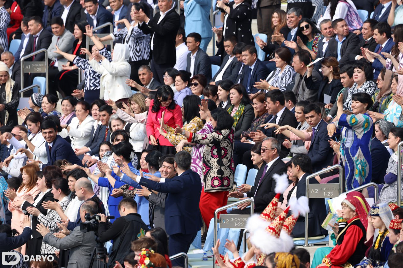 Seksi lolilar Jinsiy organlarni tikish