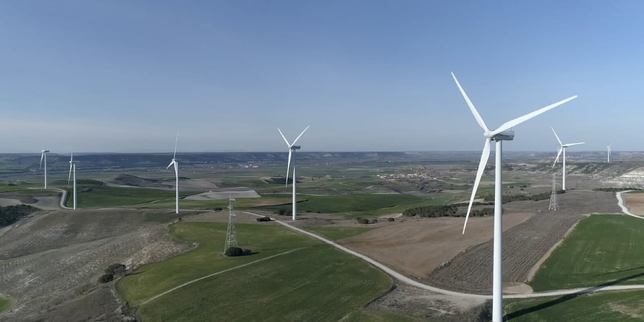 Uzbekistan greenlights construction of two 250 MW wind farms in partnership with Universal Energy&nbsp;