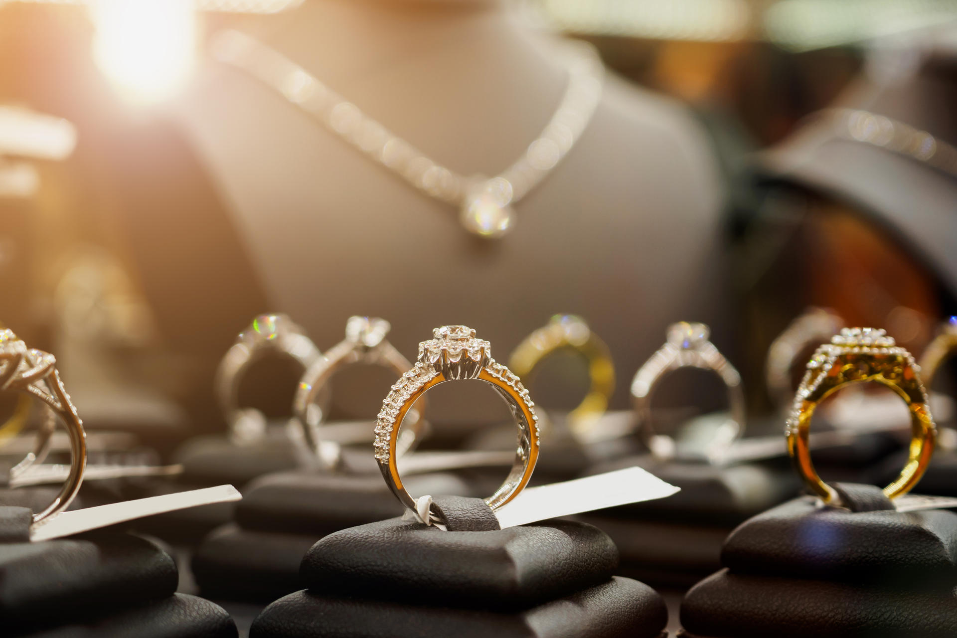Uzbekistan grants VAT-free import of precious stones for jewellery for 3 years&nbsp;&nbsp;
