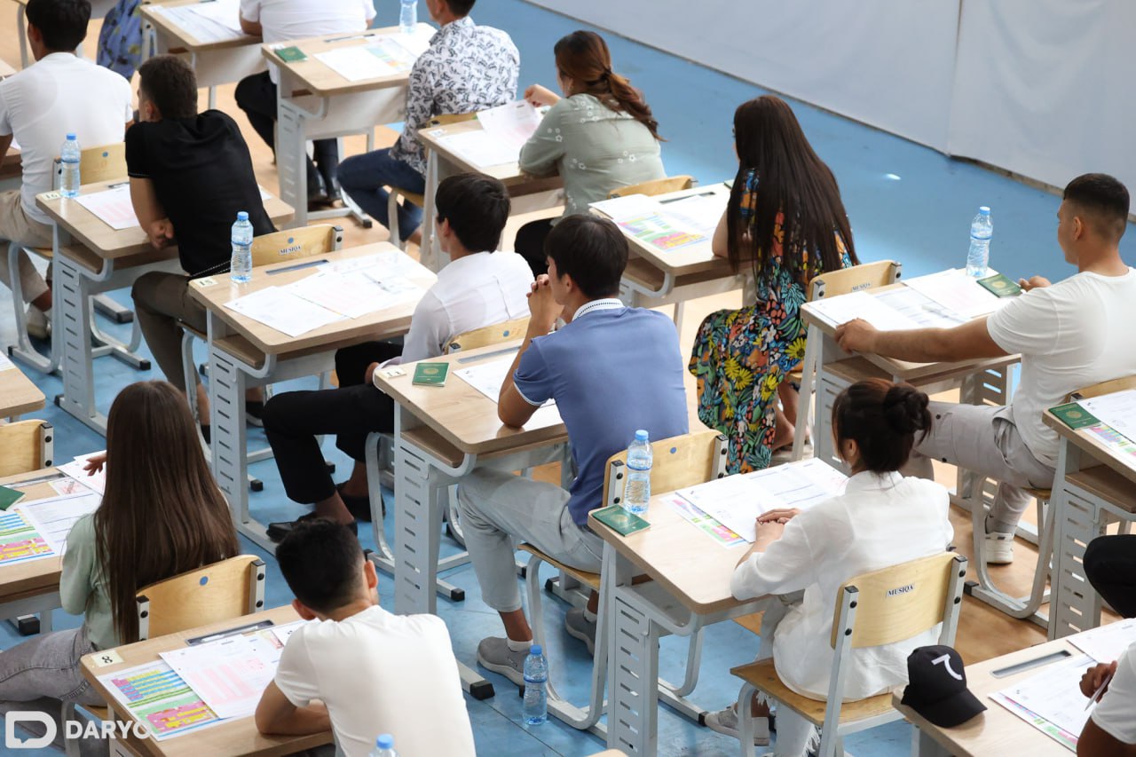 Leggings kiygan qizlar bilan porno