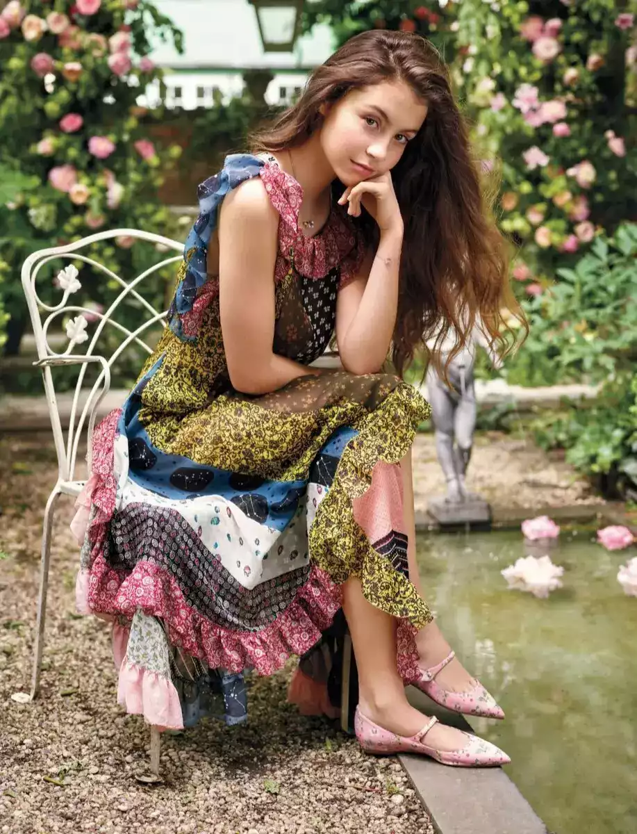 Rostovning Krasnoarmeyskaya ko‘chasida fohishalar turishibdi.