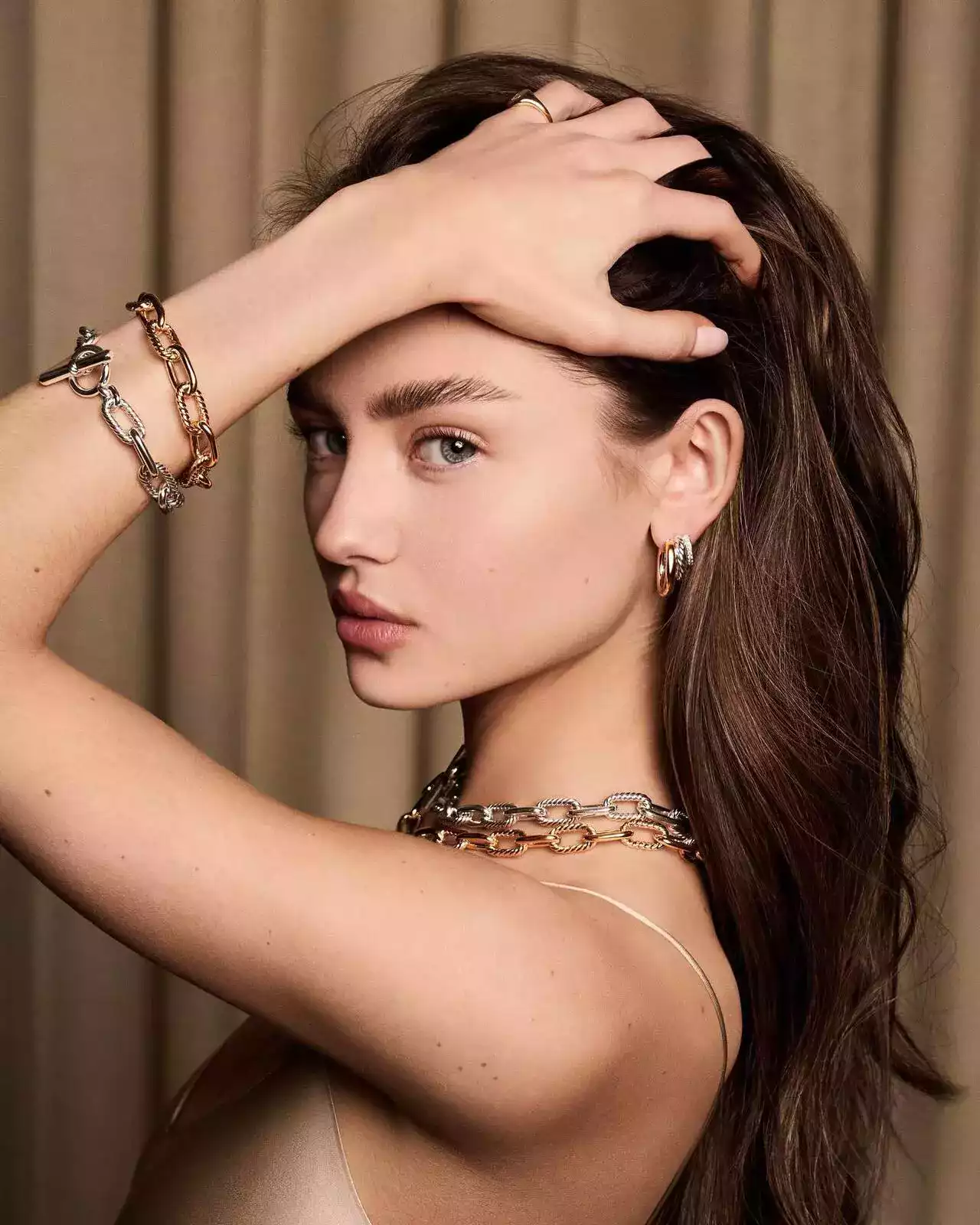 Erkaklar uchun boglangan jinsiy aloqa video Porno filmda Lucy Teodorova