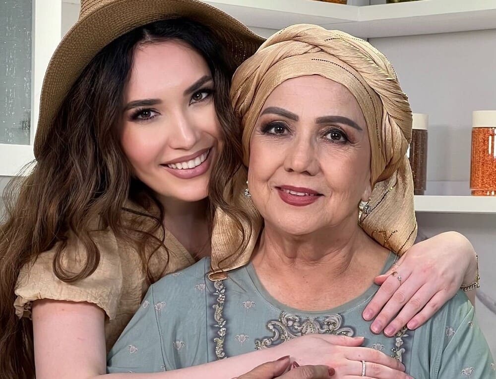 Choqintirgan ona xotindan yaxshiroq sikishadi. Sariq anal porno HD sifatli