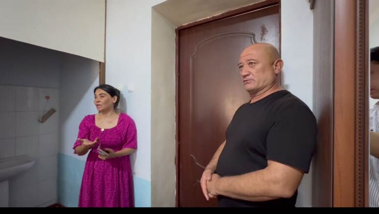 Seksi qoramagiz qizlar Parklarda topilgan