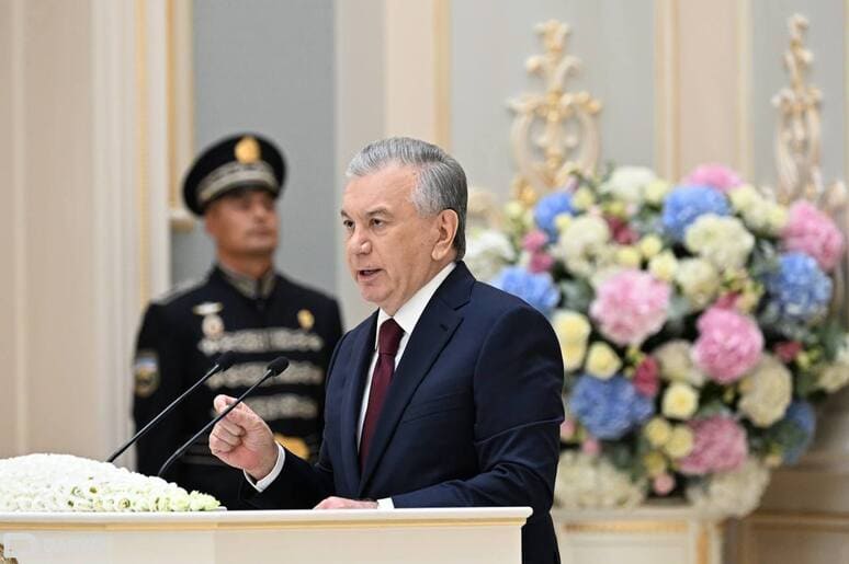 &ldquo;Yuksak matonatli qizlarimiz ham O&lsquo;zbekiston g&lsquo;alabasiga munosib hissa qo&lsquo;shganlari to&lsquo;g&lsquo;risida har qancha g&lsquo;urur va iftixor bilan gapirsak arziydi&rdquo; &mdash; prezident