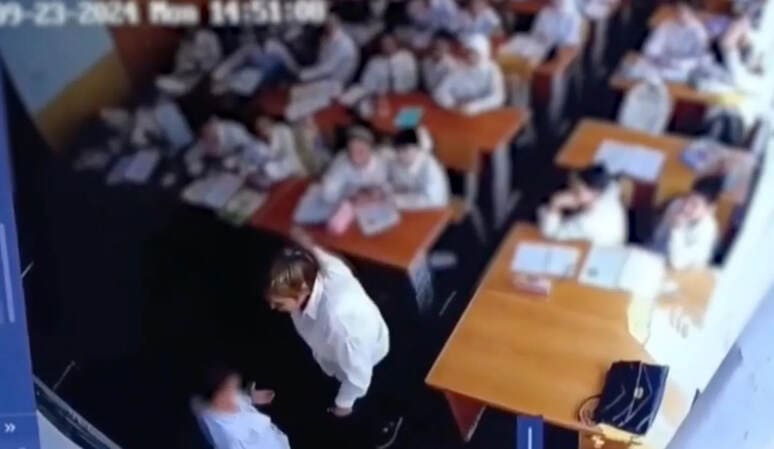 <p><b>Rossiya Toshkentdagi maktabda bolani kaltaklagan o&lsquo;qituvchiga mamlakatga kirishni taqiqlamoqchi</b></p>