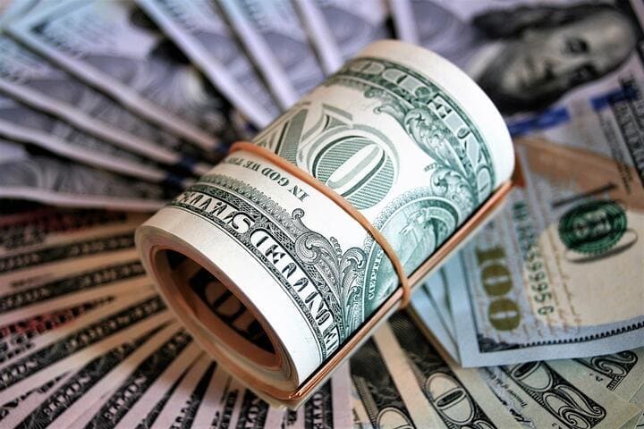 <p><b>Tailand hukumati iqtisodiyotni rivojlantirish uchun fuqarolarga 300 dollardan nafaqa to‘laydi</b></p>