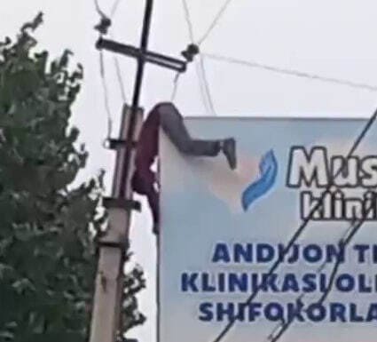 <p><strong>Andijonda reklama banneri o‘rnatayotgan shaxsni tok urdi</strong></p>