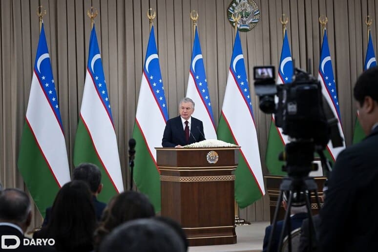 <p><b>Prezident o&lsquo;qituvchi va murabbiylarga tabrik yo&lsquo;lladi&nbsp;</b></p>