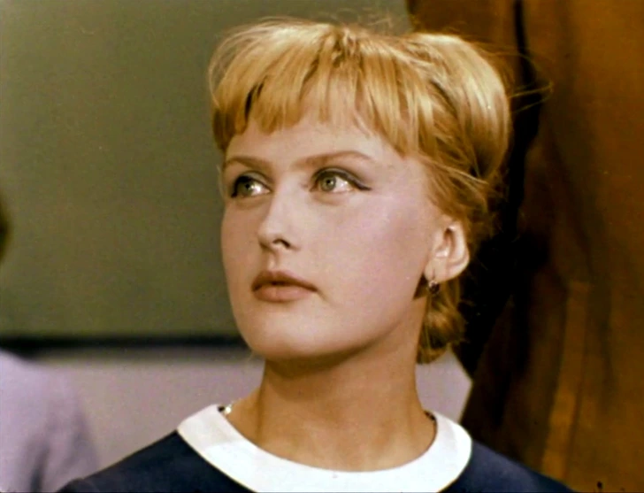 Cumshot bilan ajoyib qoramagiz bilan ehtirosli jinsiy aloqa Pantiesdagi boshliqlar