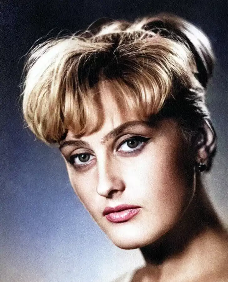 Natalya Varvina bilan jinsiy aloqani tomosha qiling