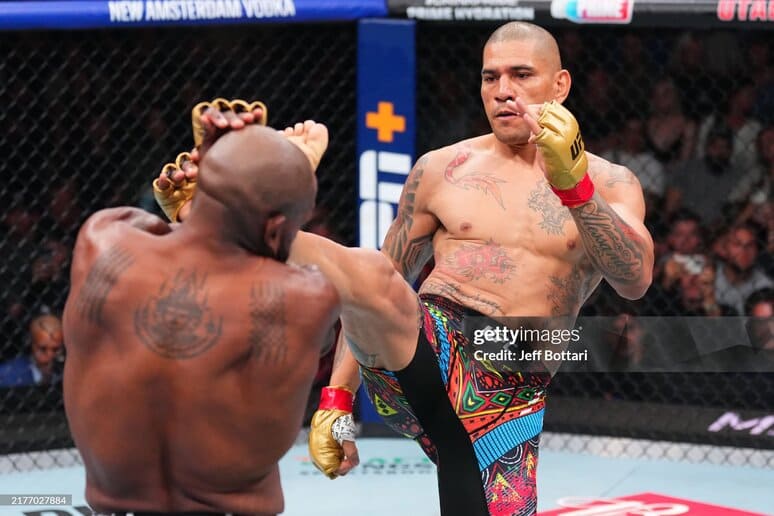 <p><b>UFC 307. Aleks Pereyra Rauntrini nokautga uchratdi&nbsp;</b></p>