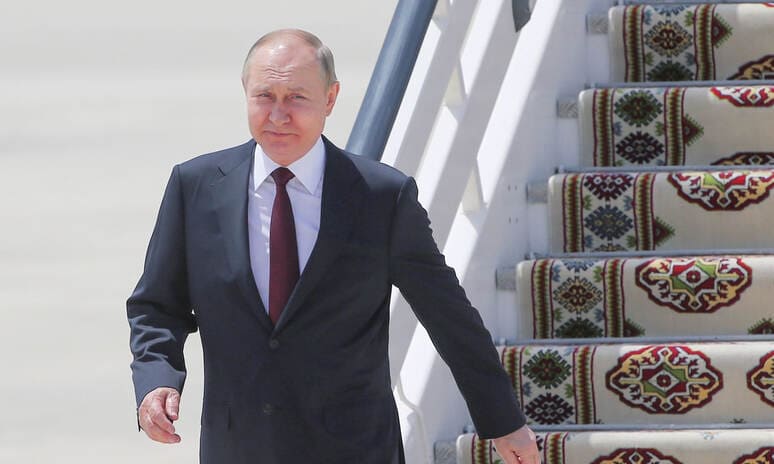 <p><b>Putin Turkmanistonga boradi, Eronning yangi prezidenti bilan uchrashadi</b></p>