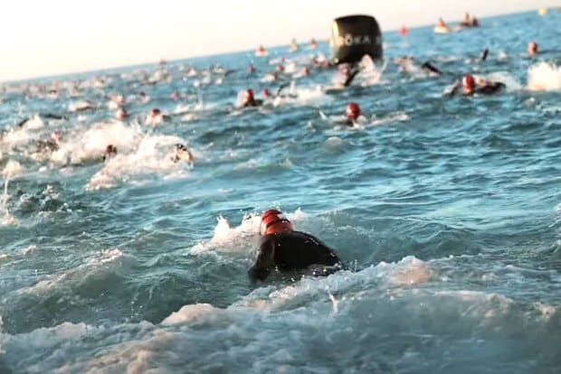 <p><b>Rossiyalik sportchi Barselonada o&lsquo;tkazilgan triatlon musobaqasida cho&lsquo;kib ketdi</b></p>