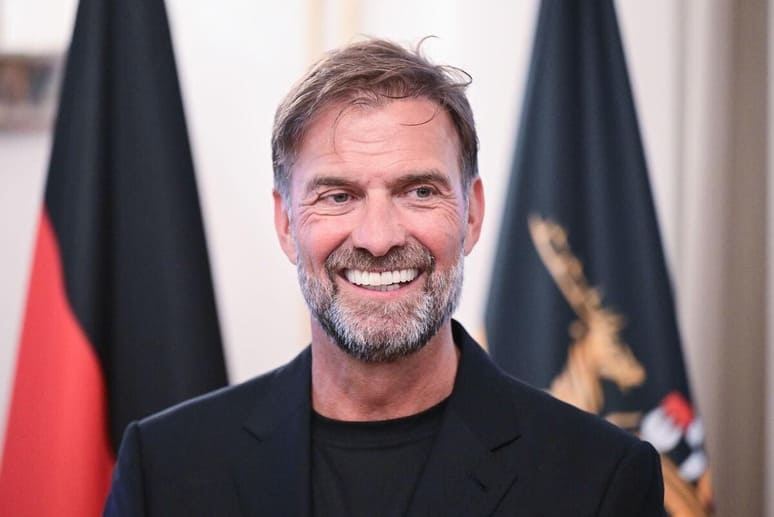 <p><b>Yurgen Klopp Red Bull kompaniyasining futbol yo&lsquo;nalishi bo&lsquo;yicha bo&lsquo;lim rahbariga aylandi&nbsp;&nbsp;</b></p>