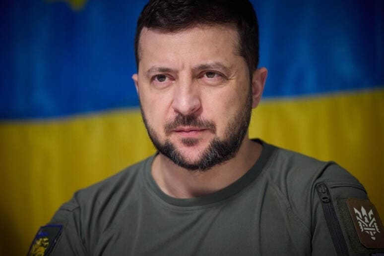 <p><b>Zelenskiy urush qachon tugashi mumkinligini aytdi</b></p>