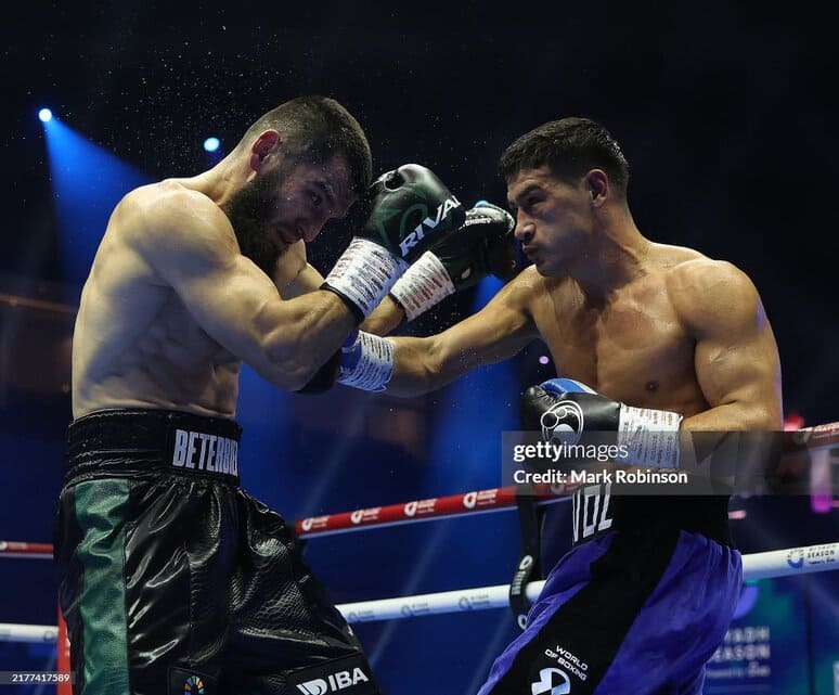 <p><b>Artur Beterbiyev va Dmitriy Bivol mutlaq chempionlik jangidan keyin o‘z fikrlari bilan bo‘lishdi </b></p>
