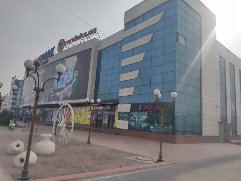 <p><b>“Biznesni rivojlantirish banki” mehmonxonasini, “Xalq banki” Qo‘qondagi savdo majmuasini, “Asakabank” chorvachilik majmuasini auksionda sotib yubordi</b></p>